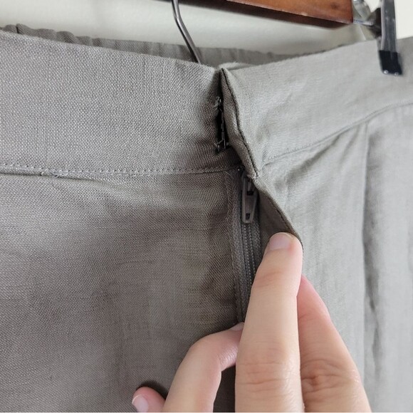 Neuflora Linen Gray Pleated Shorts - Picture 7 of 7